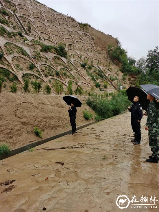 清涧公安：风雨同舟“警”相随，防汛抢险冲在前