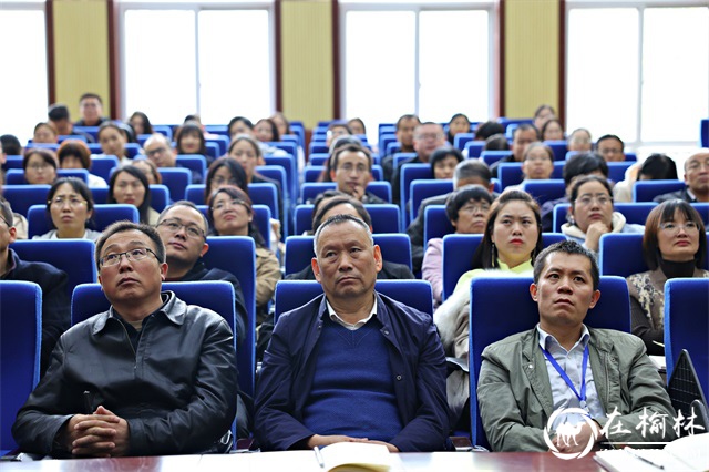 神木职教中心党总支组织党员教师观看电影《不一样的焰火》