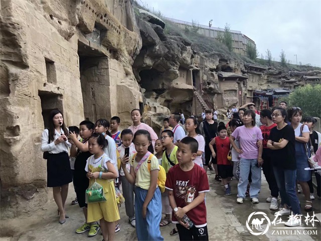 榆阳区鼓楼街道二里半社区：关心下一代 我们任重而道远