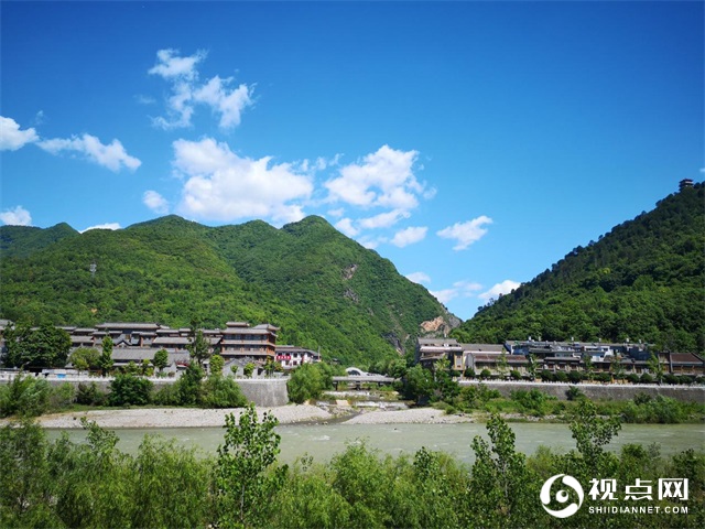 汉中市西乡县堰口镇坚持不懈保护山青水碧天蓝地净美好生态环境