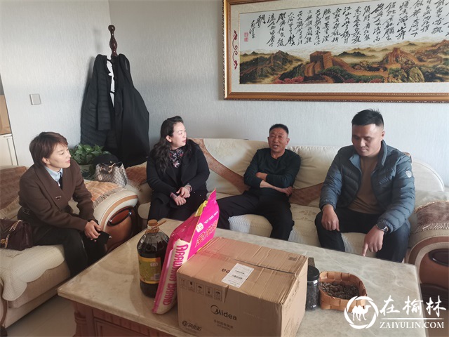 榆阳区驼峰办望湖路社区举办“银政携手送温暖 拥军优抚一家亲”慰问活动