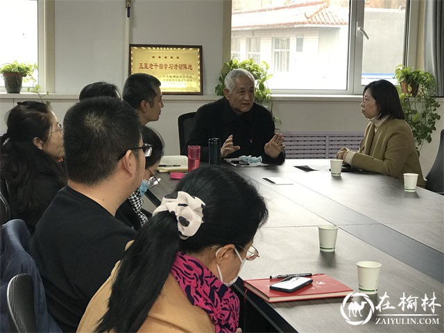 新明楼街道灵秀街社区组织开展的“银领先锋”宣讲会