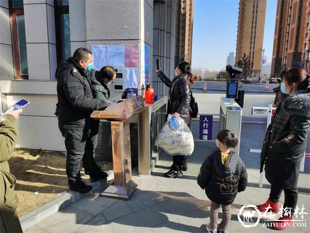 崇文路街道迎滨路社区向“疫”而行,且督且战