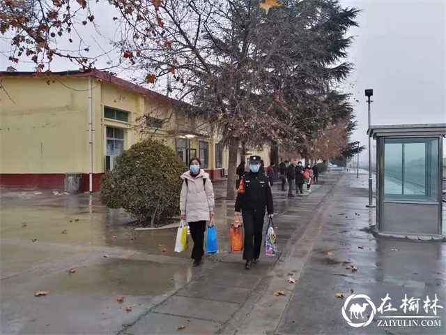蒲城站派出所李宇清：90后警花”的第一个春运