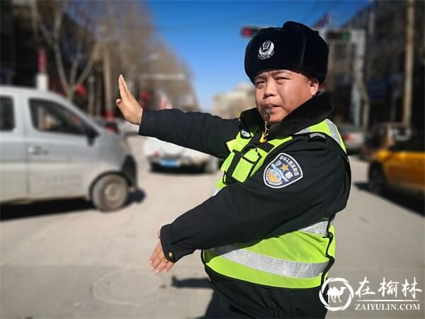开学季，靖边交警护学行动温暖上线