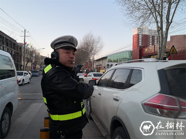 开学季，靖边交警护学行动温暖上线