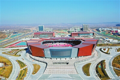陕建九建集团承建榆林市体育中心。