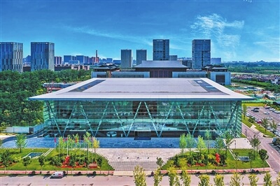 陕建九建集团承建西安高新国际会议中心。