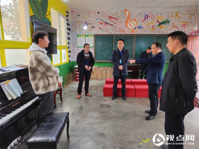 西乡县教体局党组书记杨邦安一行调研堰口镇教育工作
