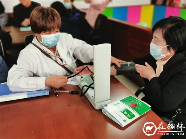 榆阳区鼓楼街道城隍庙滩社区开展“关爱女性健康”主题活动