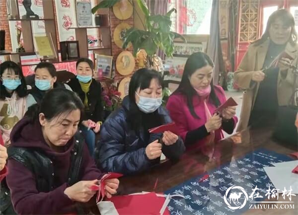 鼓楼街道凯歌楼社区开展“巾帼心向党，庆三八妇女节”红色剪纸活动