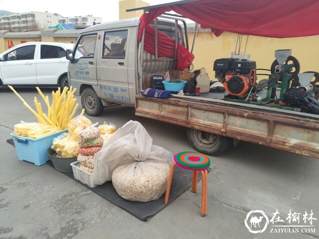 米脂卖爆米花的大叔:现在的钱难挣好花，后悔当初没好好念书