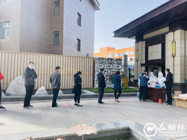 沙河办阳光城社区有序开展“封城”背景下疫情防控实战演练