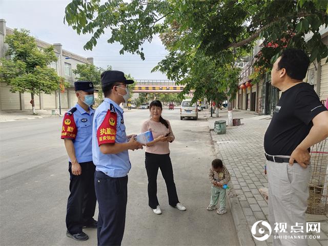 蒲城东站派出所深入辖区中小学校村庄开展“526我爱路”法制宣传活动