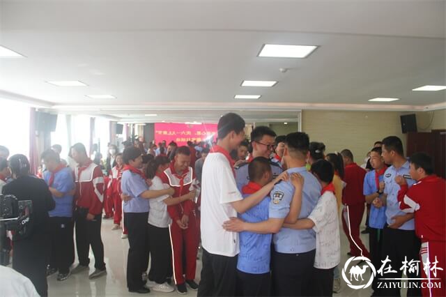 靖边县公安局“点亮微心愿 庆祝六一儿童节”主题党日活动走进县特校