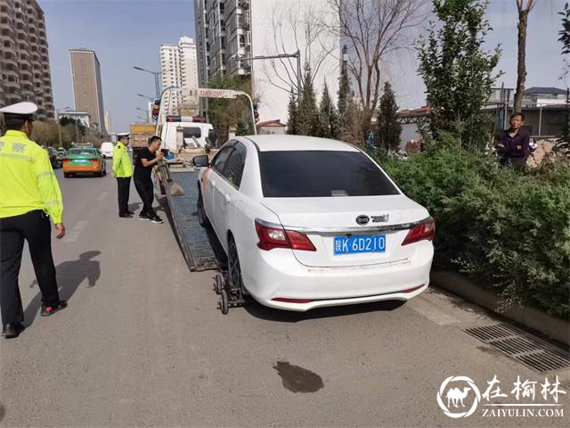 靖边交警大队铁腕治理龙山路交通秩序“顽疾”