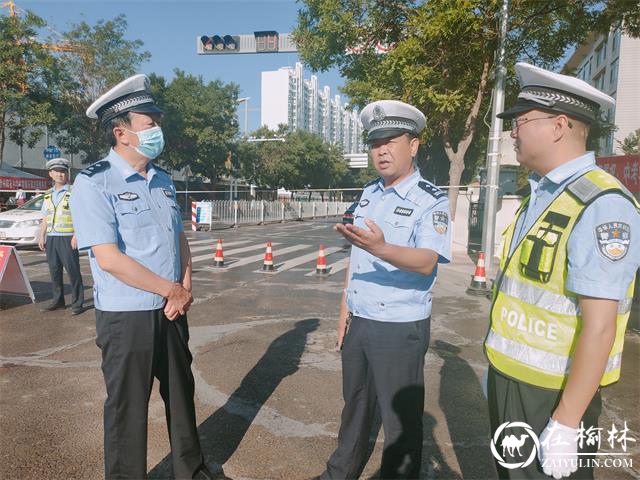 靖边交警冒高温斗酷暑为中考保驾护航