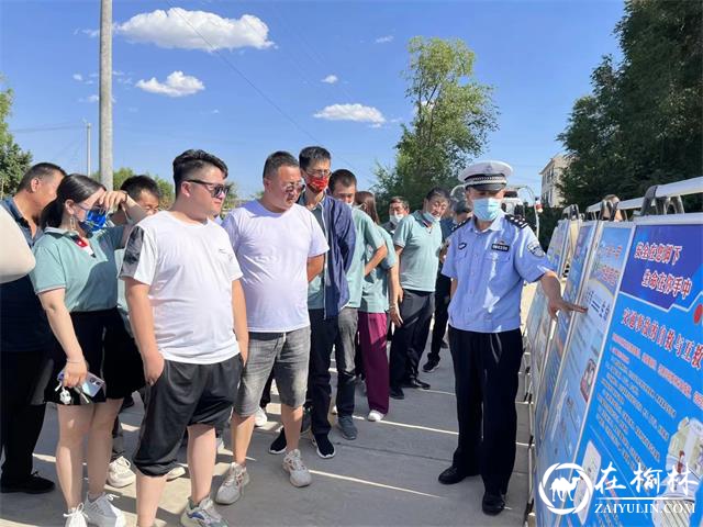 靖边交警走进出租车公司开展夏季交通安全宣传活动