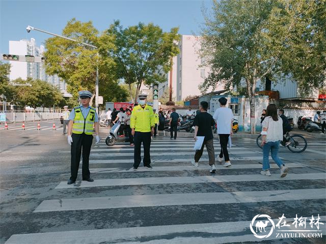 靖边交警冒高温斗酷暑为中考保驾护航