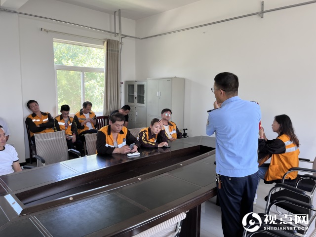 为内部单位职工讲解国家反诈APP