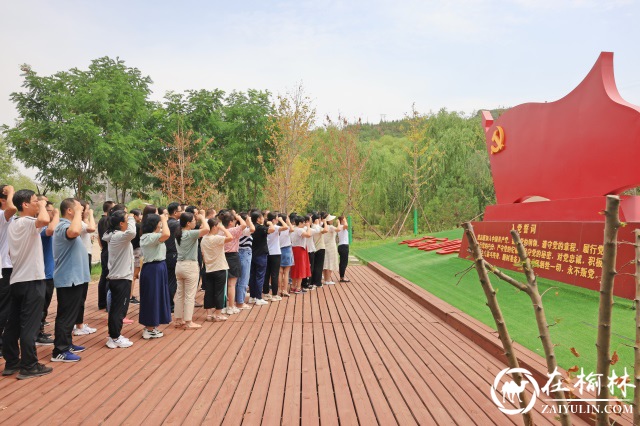 神木职教中心党总支组织党员教师赴红色基地开展革命精神学习教育