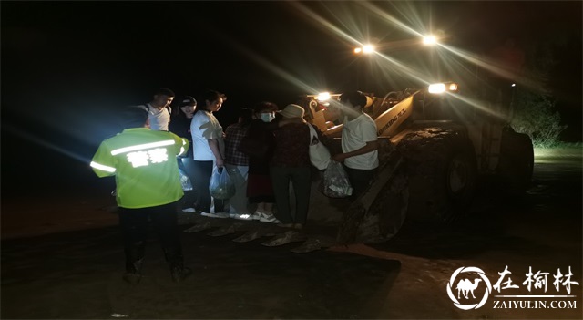 靖边公安闻“汛”而动  定格最美瞬间