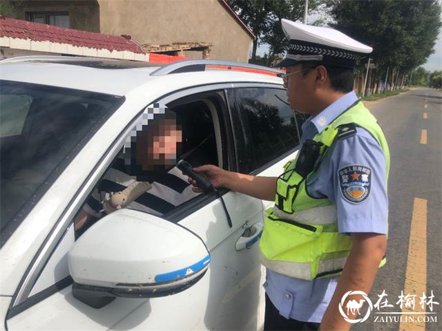 靖边交警开展午后酒驾专项整治行动