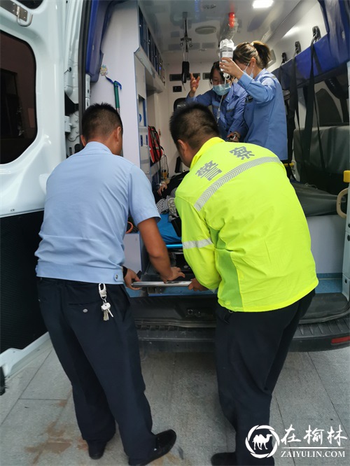 争分夺秒！靖边公安交警警车开道护送病人紧急就医