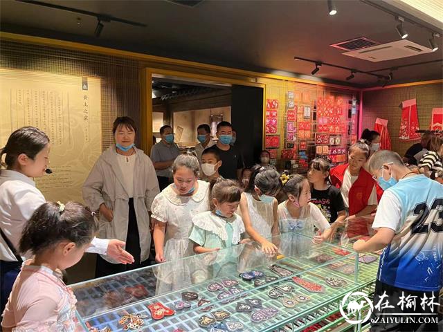 榆阳区长城路街道滨河路社区组织参观陕北民俗博物馆