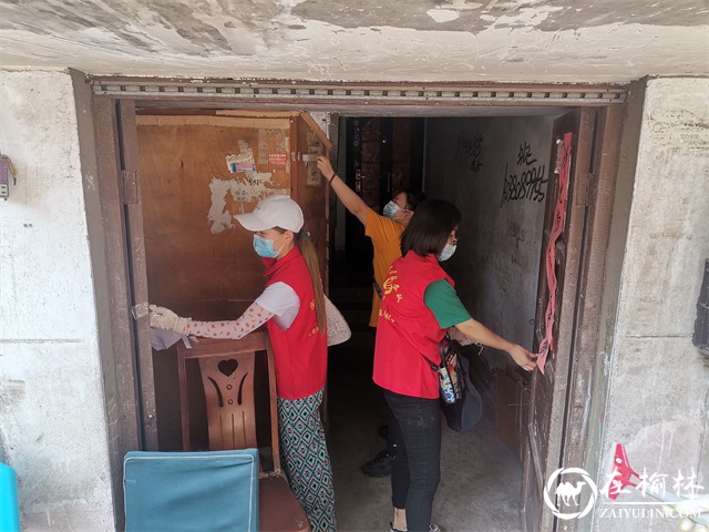 府谷县富昌路便民服务中心东路社区：“炎”值担当 “暑”你最美