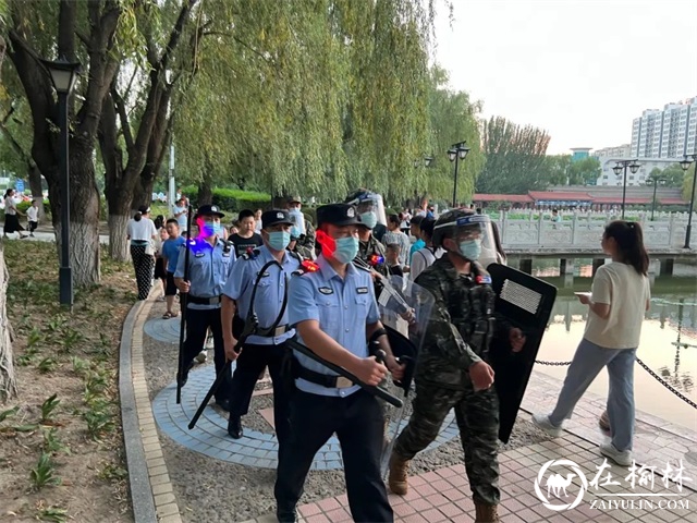 见警察 见警车 见警灯——榆阳公安巡特警大队深入开展夏季治安打击整治“百日行动”