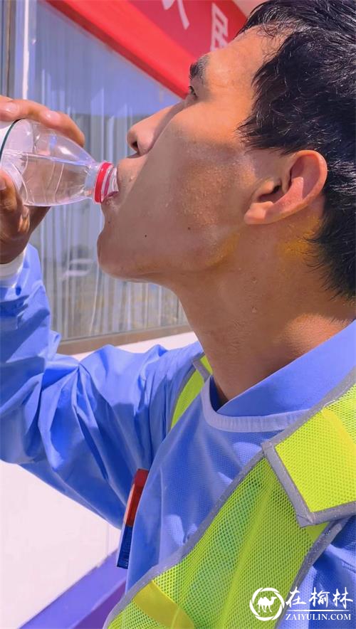 公安榆阳分局巡特警大队无惧“烤”验，烈日下最美“警”色