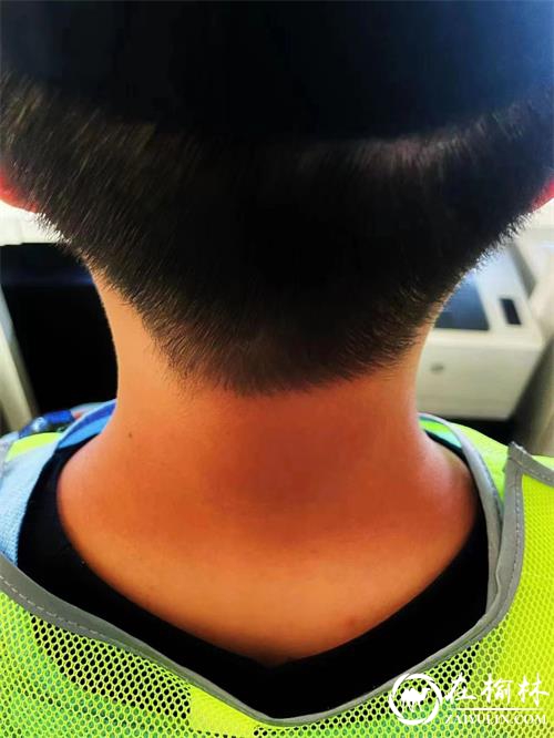 公安榆阳分局巡特警大队无惧“烤”验，烈日下最美“警”色