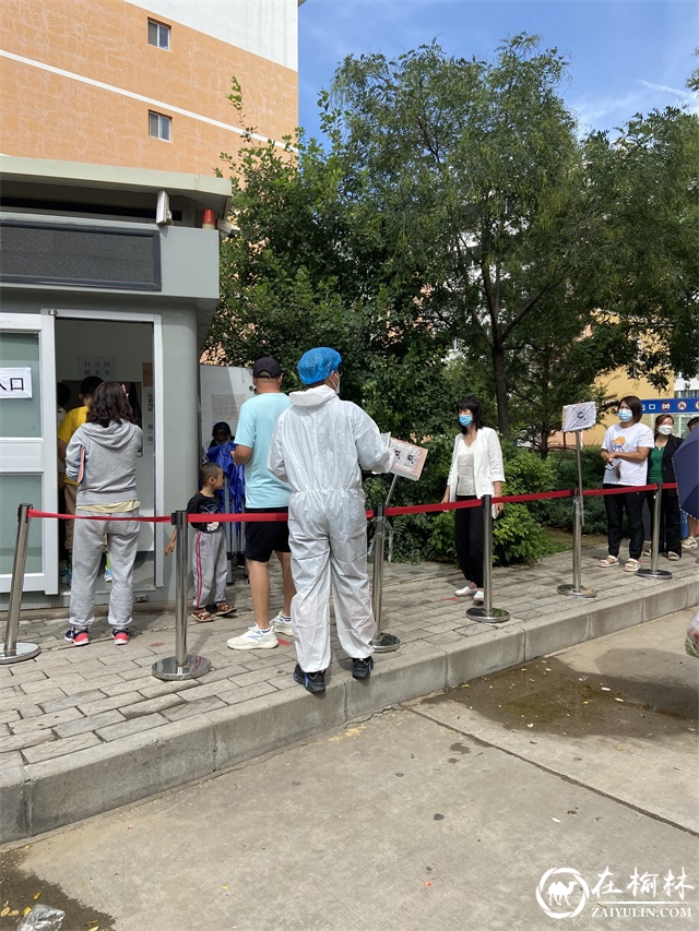 榆阳区驼峰路街道金阳社区：党建引领促治理 多方联动齐抗疫