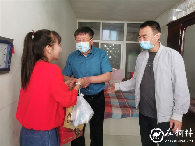 榆阳区鼓楼街道城隍庙滩社区开展“情暖中秋·同心抗疫”活动