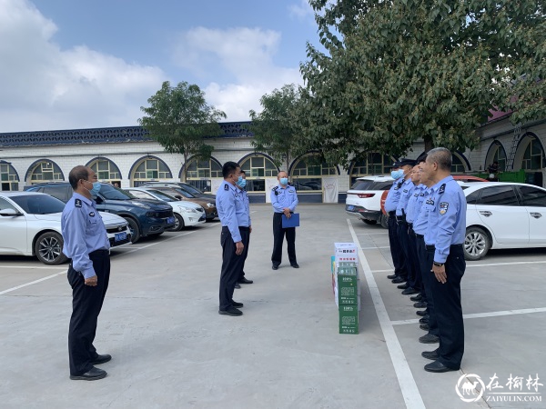吴亮 谢斌督导慰问国庆期间坚守一线民辅警