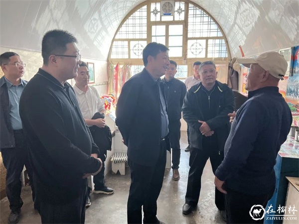 榆林高新区党工委委员、管委会副主任张军到崔家湾镇调研指导乡村振兴工作