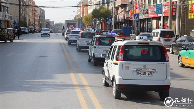 靖边公安开展彩屏宣传车大巡游活动，全面提升“九率一度”