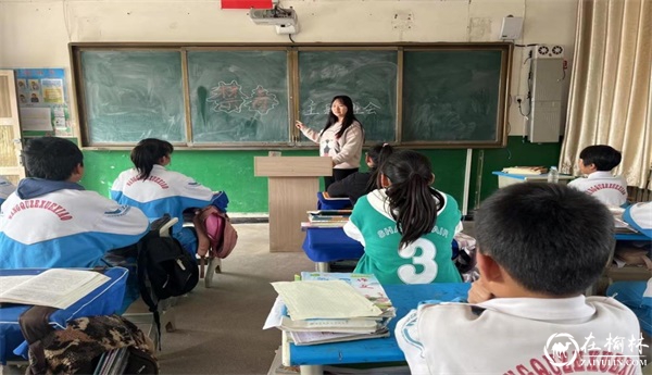 靖边县公安局禁毒大队走进王渠则九年义务制学校开展禁毒主题班会活动