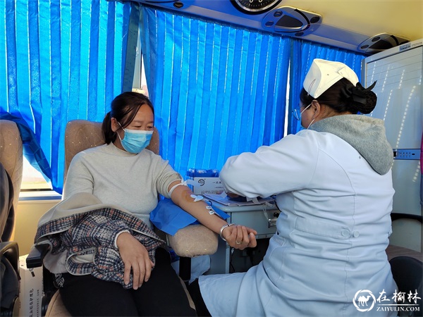 榆阳区金沙路街道办福利路社区开展无偿献血活动