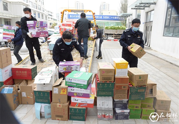 警民同心 共克时艰 | 爱心企业、爱心人士为靖边公安民辅警捐助物资