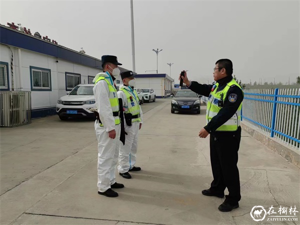 公安榆阳分局巡特警大队组织开展晨训练兵