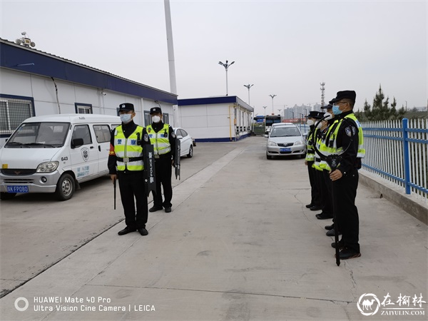 公安榆阳分局巡特警大队组织开展晨训练兵