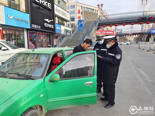 春节我在岗 靖边交警守护万家团圆