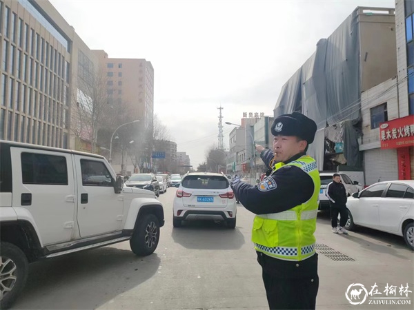 春节我在岗 靖边交警守护万家团圆