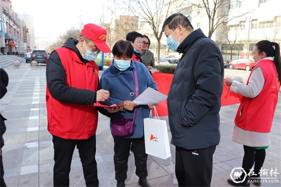 榆阳区沙河路街道桃李路社区开展学雷锋志愿服务活动