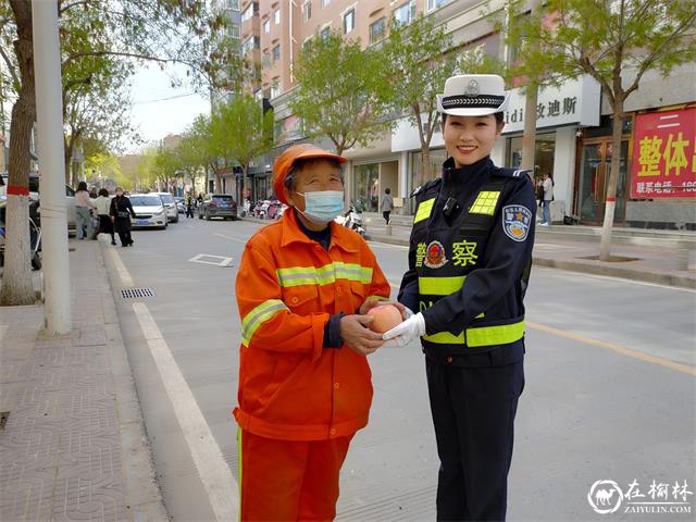 靖边交警开展“春季送平安” 系列主题宣传活动