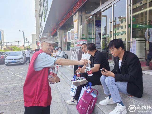 “红丝带爱心助考”志愿行动 榆林邮政开展“助力高考”主题党日活动