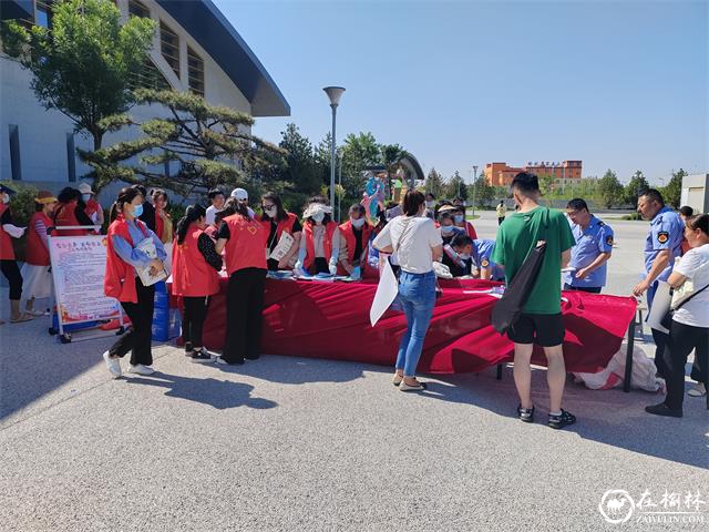 榆阳区驼峰路街道兴中路社区开展“安全生产月”主题宣传活动