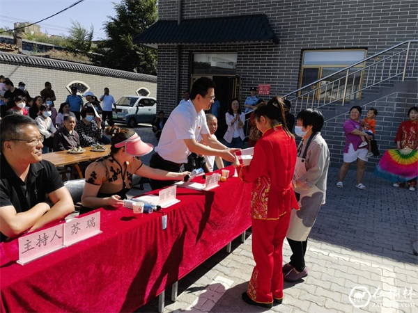 榆阳区鼓楼街道普惠泉社区：端午“益”家亲 有趣亦有“料